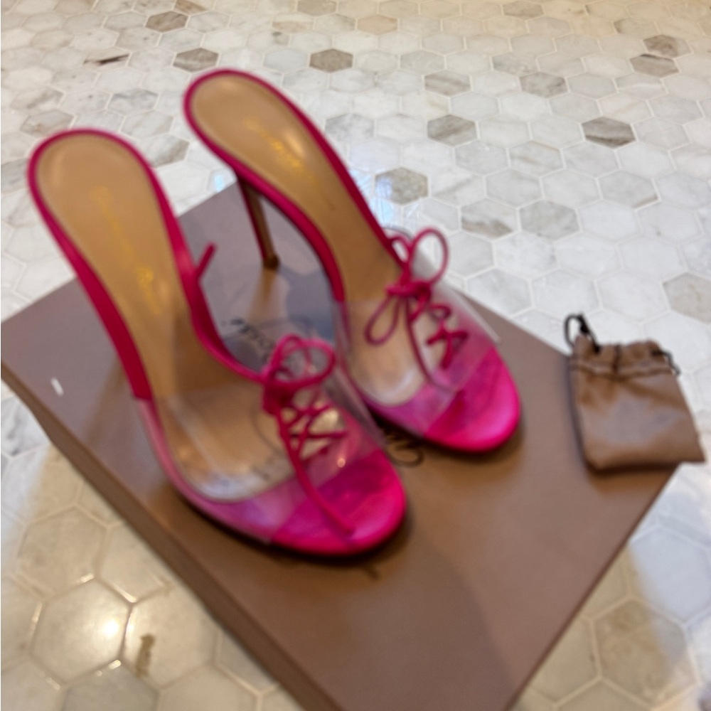 Like New Gianvito Rossi Vibrant Pink Heeled Sandals